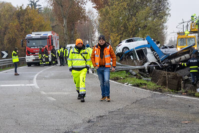 SCONTRO TRENO CAMION SENETICA
