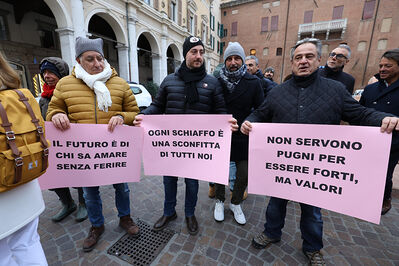 GIORNATA PER ELIMINAZIONE VIOLENZA CONTRO LE DONNE