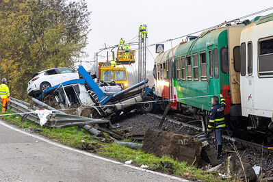 SCONTRO TRENO CAMION SENETICA