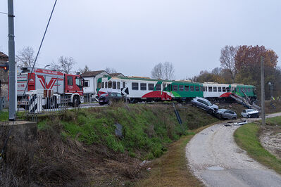 SCONTRO TRENO CAMION SENETICA