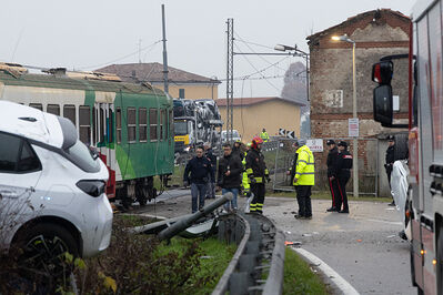 SCONTRO TRENO CAMION SENETICA