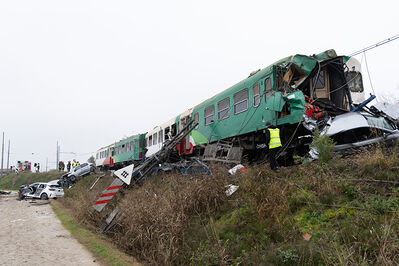 SCONTRO TRENO CAMION SENETICA