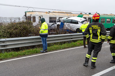 SCONTRO TRENO CAMION SENETICA