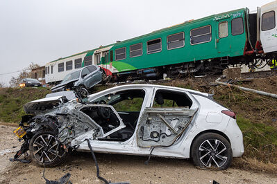 SCONTRO TRENO CAMION SENETICA