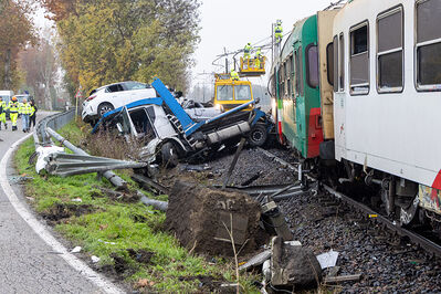 SCONTRO TRENO CAMION SENETICA