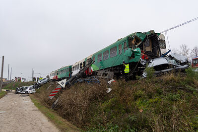 SCONTRO TRENO CAMION SENETICA