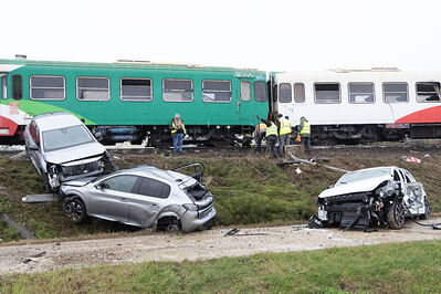 SCONTRO TRENO CAMION SENETICA