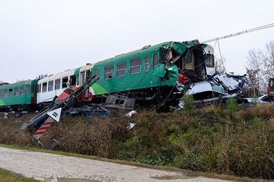 SCONTRO TRENO CAMION SENETICA