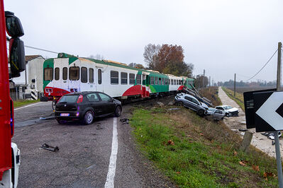 SCONTRO TRENO CAMION SENETICA
