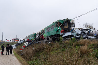 SCONTRO TRENO CAMION SENETICA