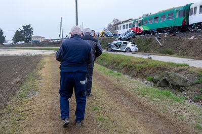 SCONTRO TRENO CAMION SENETICA