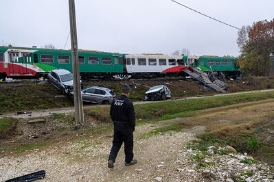 SCONTRO TRENO CAMION SENETICA