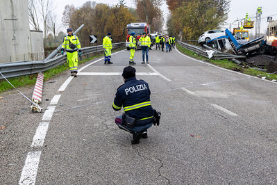 SCONTRO TRENO CAMION SENETICA