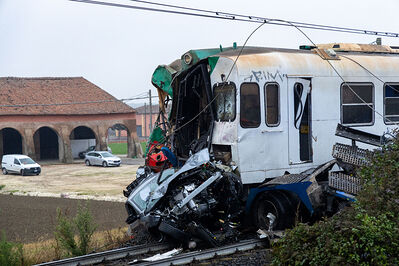 SCONTRO TRENO CAMION SENETICA