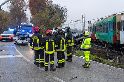 SCONTRO TRENO CAMION SENETICA