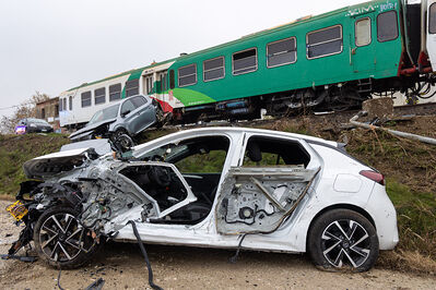 SCONTRO TRENO CAMION SENETICA