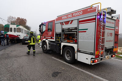SCONTRO TRENO CAMION SENETICA