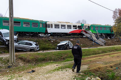 SCONTRO TRENO CAMION SENETICA