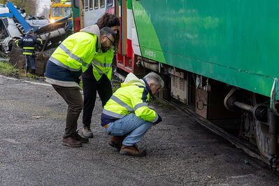 SCONTRO TRENO CAMION SENETICA