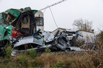 SCONTRO TRENO CAMION SENETICA
