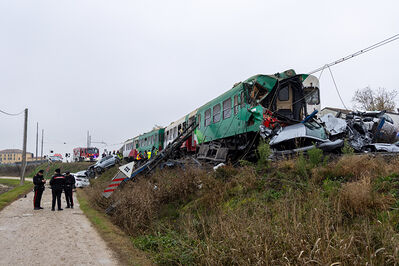 SCONTRO TRENO CAMION SENETICA