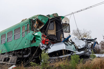 SCONTRO TRENO CAMION SENETICA