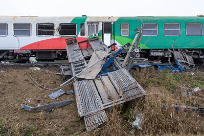SCONTRO TRENO CAMION SENETICA