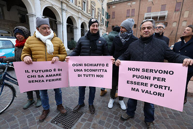 GIORNATA PER ELIMINAZIONE VIOLENZA CONTRO LE DONNE