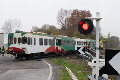 SCONTRO TRENO CAMION SENETICA
