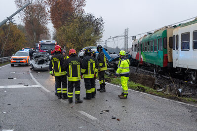 SCONTRO TRENO CAMION SENETICA