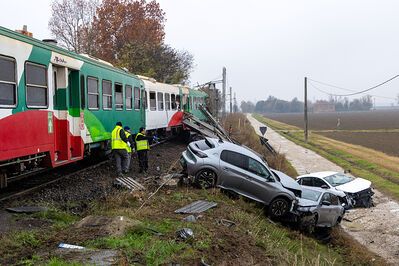SCONTRO TRENO CAMION SENETICA