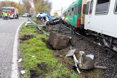 SCONTRO TRENO CAMION SENETICA