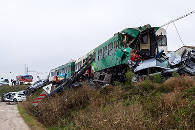 SCONTRO TRENO CAMION SENETICA