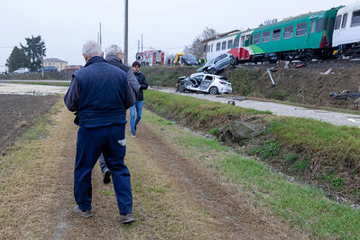SCONTRO TRENO CAMION SENETICA