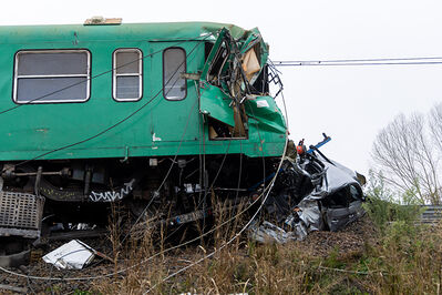 SCONTRO TRENO CAMION SENETICA