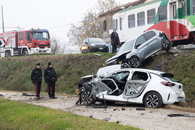 SCONTRO TRENO CAMION SENETICA