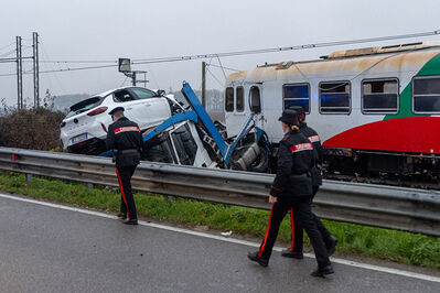 SCONTRO TRENO CAMION SENETICA