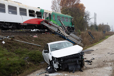 SCONTRO TRENO CAMION SENETICA