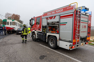 SCONTRO TRENO CAMION SENETICA