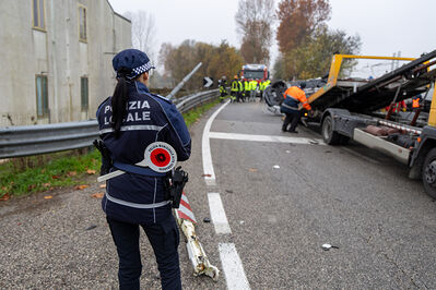SCONTRO TRENO CAMION SENETICA