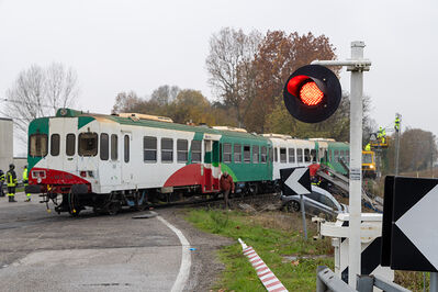 SCONTRO TRENO CAMION SENETICA