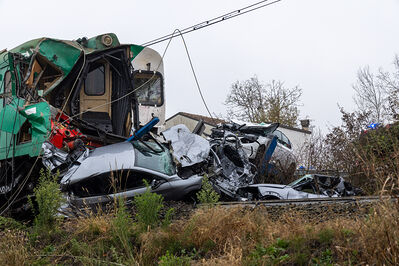 SCONTRO TRENO CAMION SENETICA