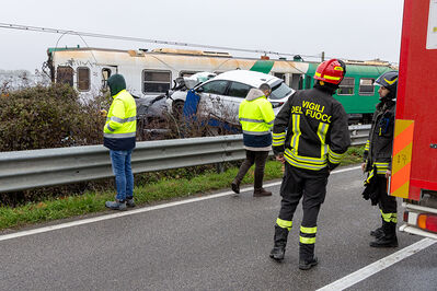 SCONTRO TRENO CAMION SENETICA
