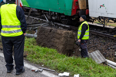 SCONTRO TRENO CAMION SENETICA