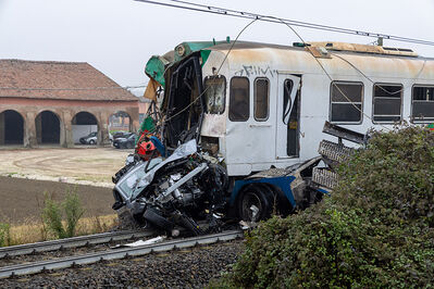 SCONTRO TRENO CAMION SENETICA