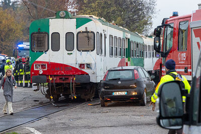 SCONTRO TRENO CAMION SENETICA