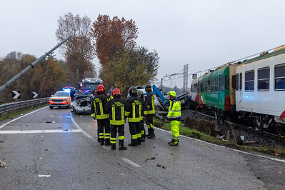 SCONTRO TRENO CAMION SENETICA