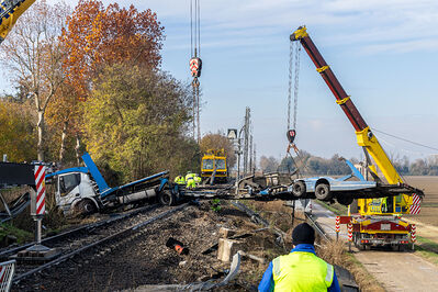 SCONTRO TRENO CAMION SENETICA