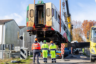 SCONTRO TRENO CAMION SENETICA