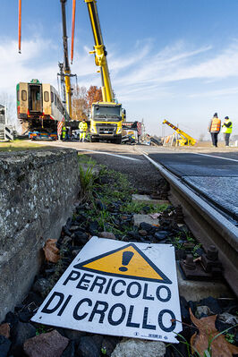 SCONTRO TRENO CAMION SENETICA